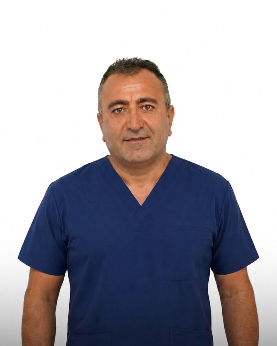 Cemal Özmen, Prosthodontic Denture Specialist at Safari Dental Clinic